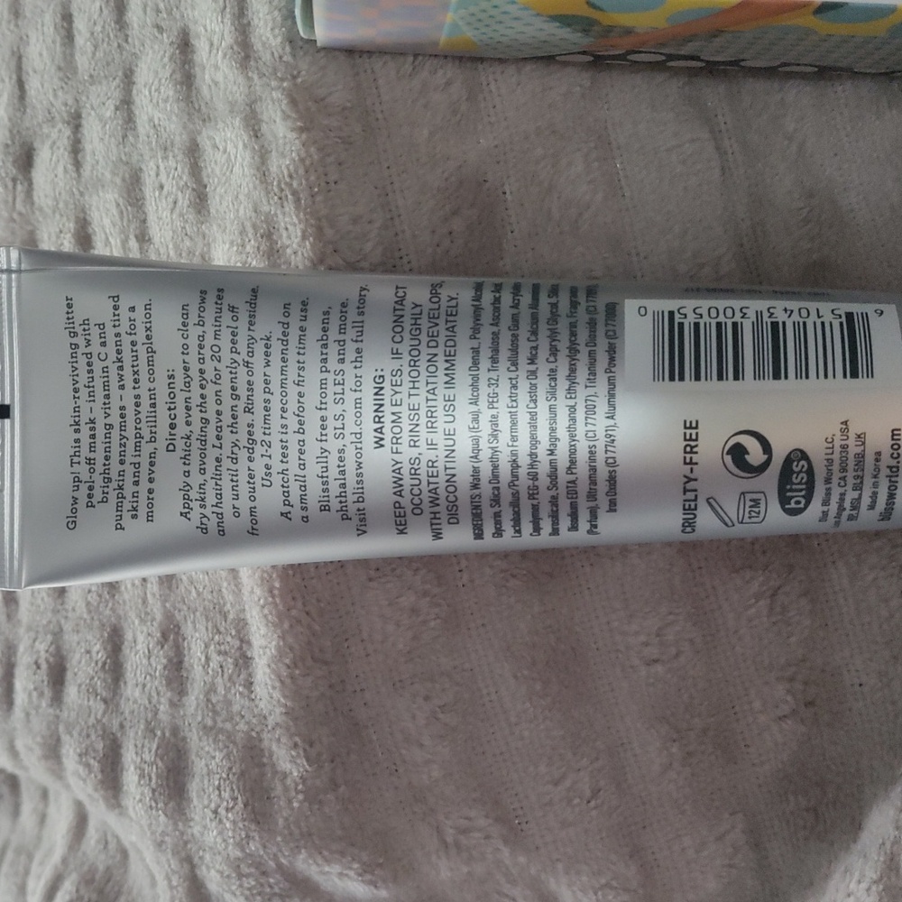 Bliss Blush Pink Peel-Off Mask & Incredi-Peel Set - Picture 3 of 6